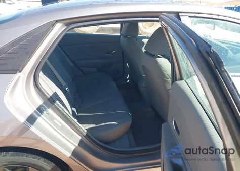 2023 Hyundai Elantra Sel z USA, uszkodzony, nr VIN KMHLM4AG9PU477531